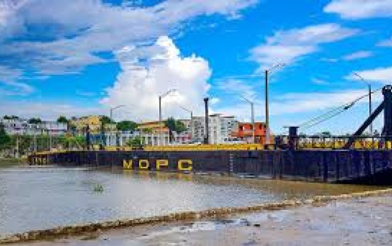 Obras Públicas anuncia cierre temporal del puente flotante sobre el río Ozama