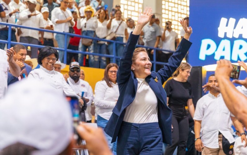 Carolina Mejía afirma en Barahona que buscará la candidatura presidencial del PRM para 2028