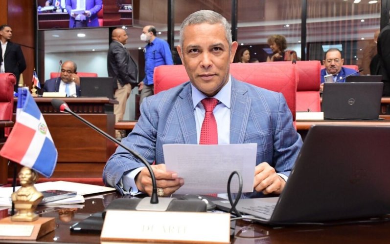 Senador Franklin Romero insiste en uso de dispositivos telemáticos para prevenir feminicidios