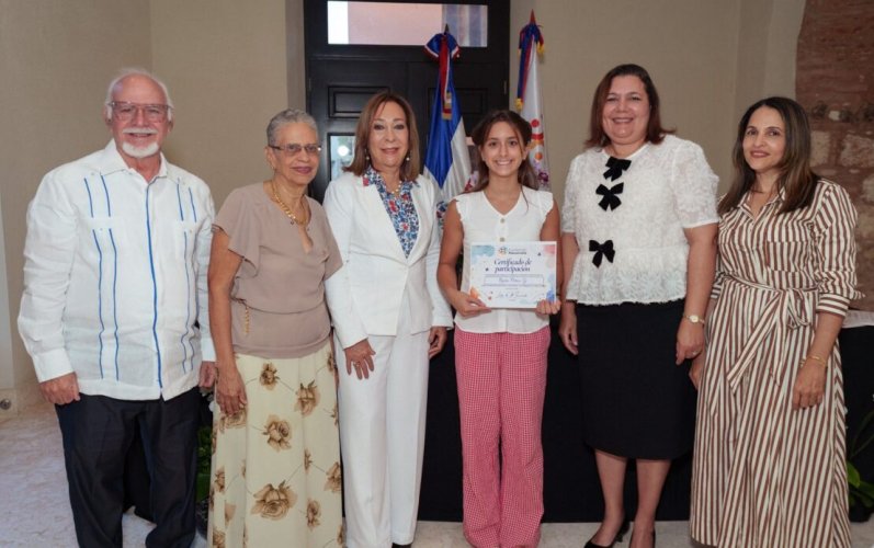 Más de 100 niños participan en concurso de ilustración y lectura organizado por la Fundación Macarrulla
