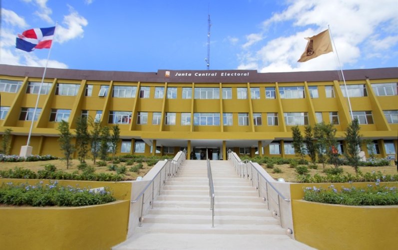 JCE prohíbe divulgar encuestas electorales antes de julio de 2027 y fija requisitos para encuestadoras