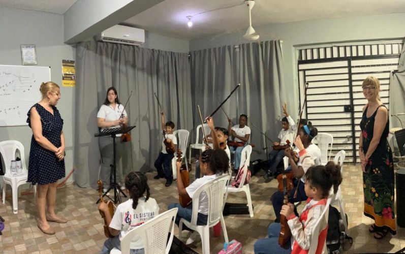 Instrumental Horizons fortalece programa musical de FUNEYCA con donación de instrumentos en Punta Cana