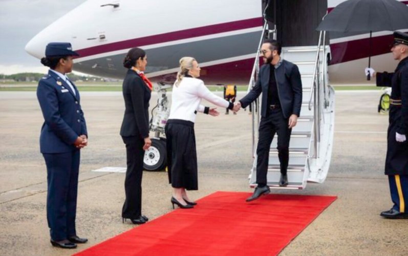 Nayib Bukele llega a Estados Unidos para reunirse con Donald Trump