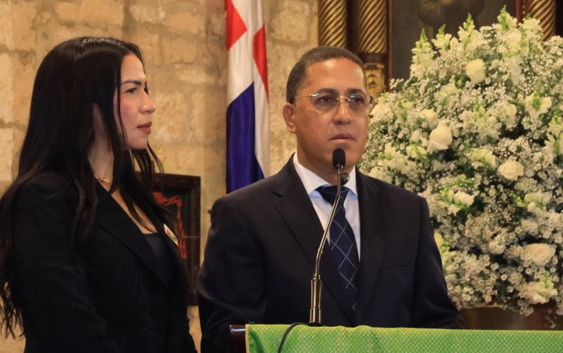 Roberto Herrera traza agenda para fortalecer escuelas de Samaná