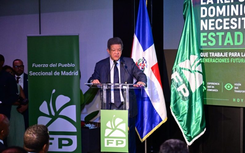 Leonel juramenta dirigentes del PRM, PLD y PED en masivo acto en Madrid