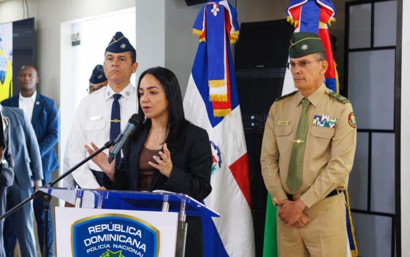 Faride Raful promete transparencia tras muerte de joven en La Vega