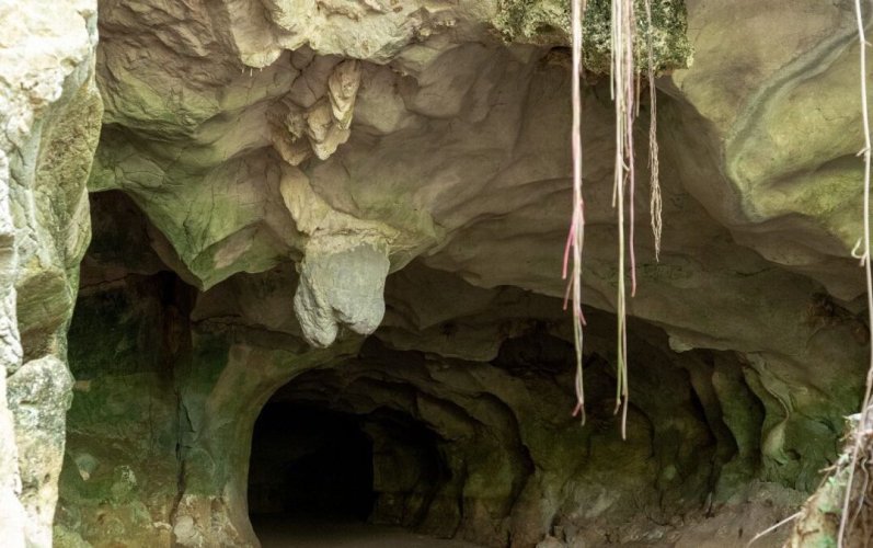 Abinader declara de utilidad pública terrenos del Monumento Natural Cuevas del Pomier