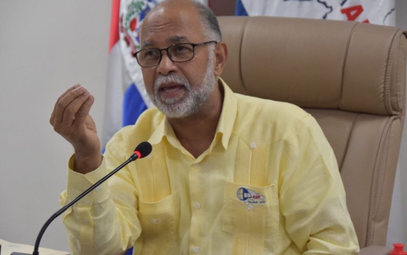 ADP califica de "preocupante" que entidades privadas juzguen la educación pública