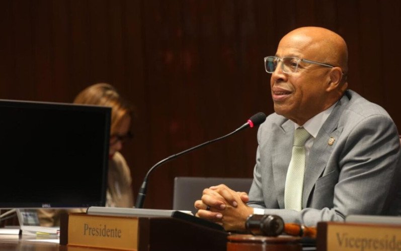 CD incorpora en agenda proyecto de medidas económicas y empiezan los debates