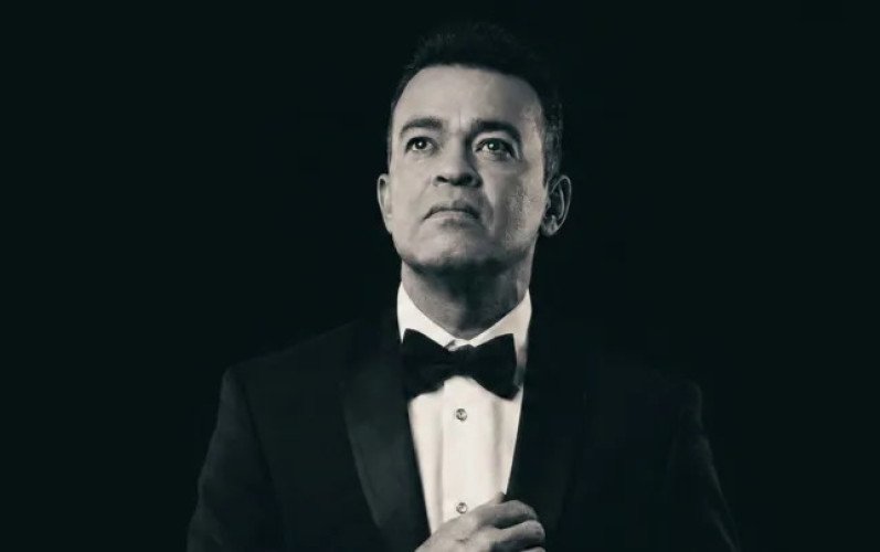 Se apaga la voz de Alex Bueno: canciones que inmortalizaron a una leyenda