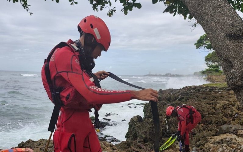 Mujer es hallada sin vida en las aguas del Malecón de Santo Domingo