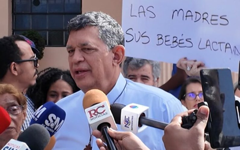 Sacerdote respalda eliminar protocolo migratorio en hospitales