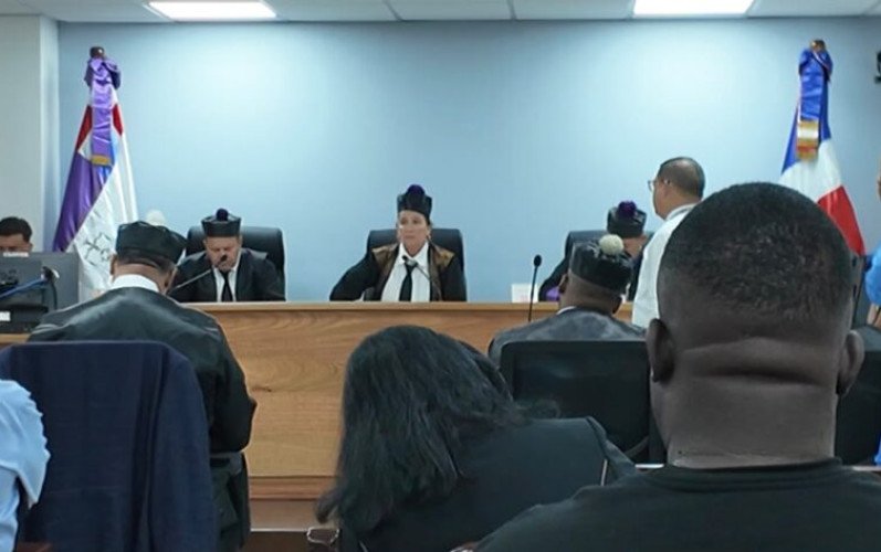 Jueza ordena salida de la prensa en audiencia de Pumarol