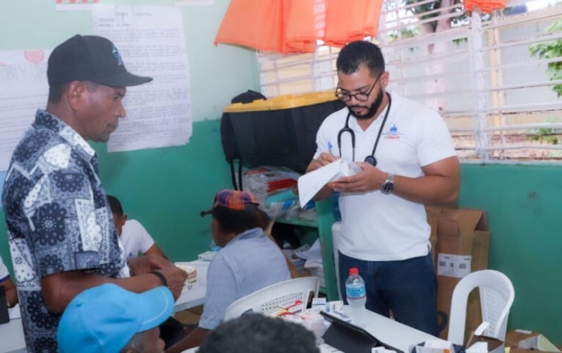 Conape beneficia adultos mayores con jornadas de inclusión social en Sánchez Ramírez