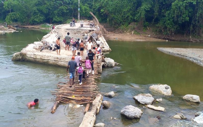 Denuncian extracción ilegal de arena, contaminación y deforestación en el río Camú