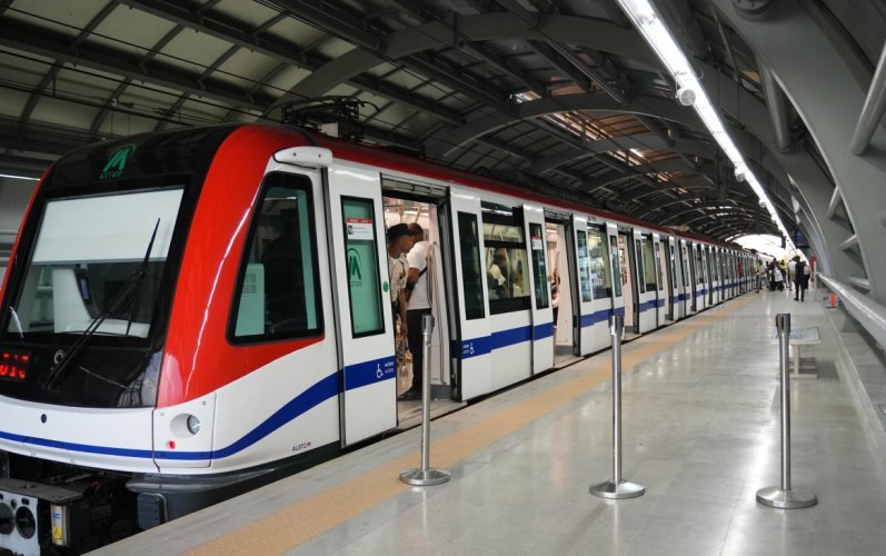 Suspenden servicio en Línea 2 del Metro