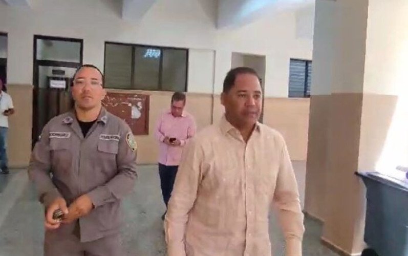 Aplazan juicio por caso de exregidor