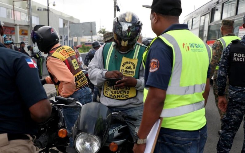 INTRANT interviene 488 paradas de motoconchos; operativo deja 63 detenidos y 599 motocicletas retenidas