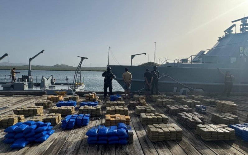 Intervienen otra narcolancha con alijo de 1,743 paquetes de drogas en Peravia