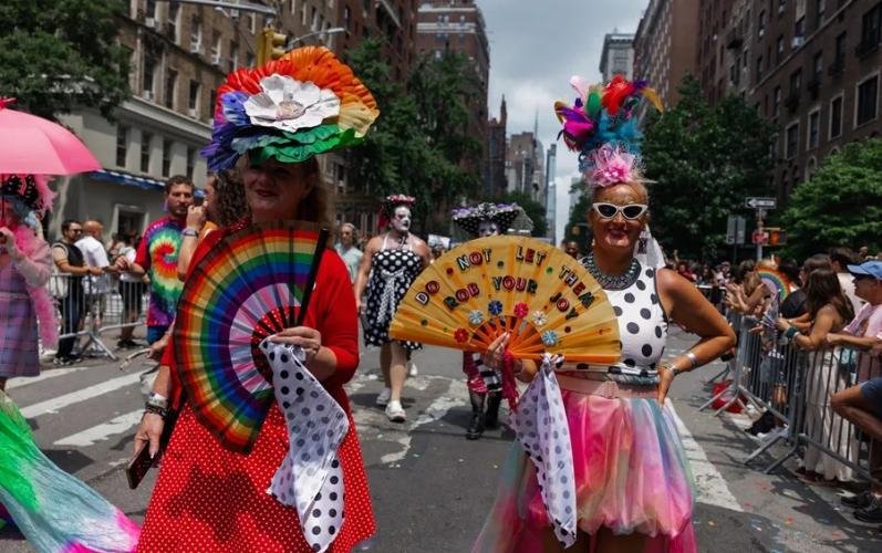Nueva York se pinta de los colores del arcoíris con la Marcha del Orgullo