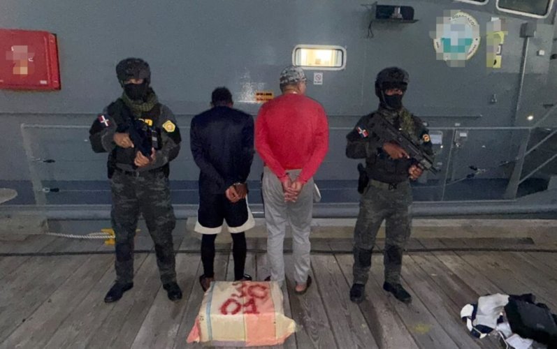 Ocupan 30 paquetes de cocaína frente a las costas de Peravia
