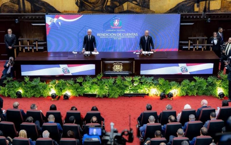 Senado aprobó 416 iniciativas y 58 fueron convertidas en ley durante gestión 2025-2026