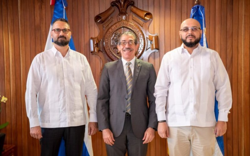 Asjana David recibe delegación empresarial turca en la UASD