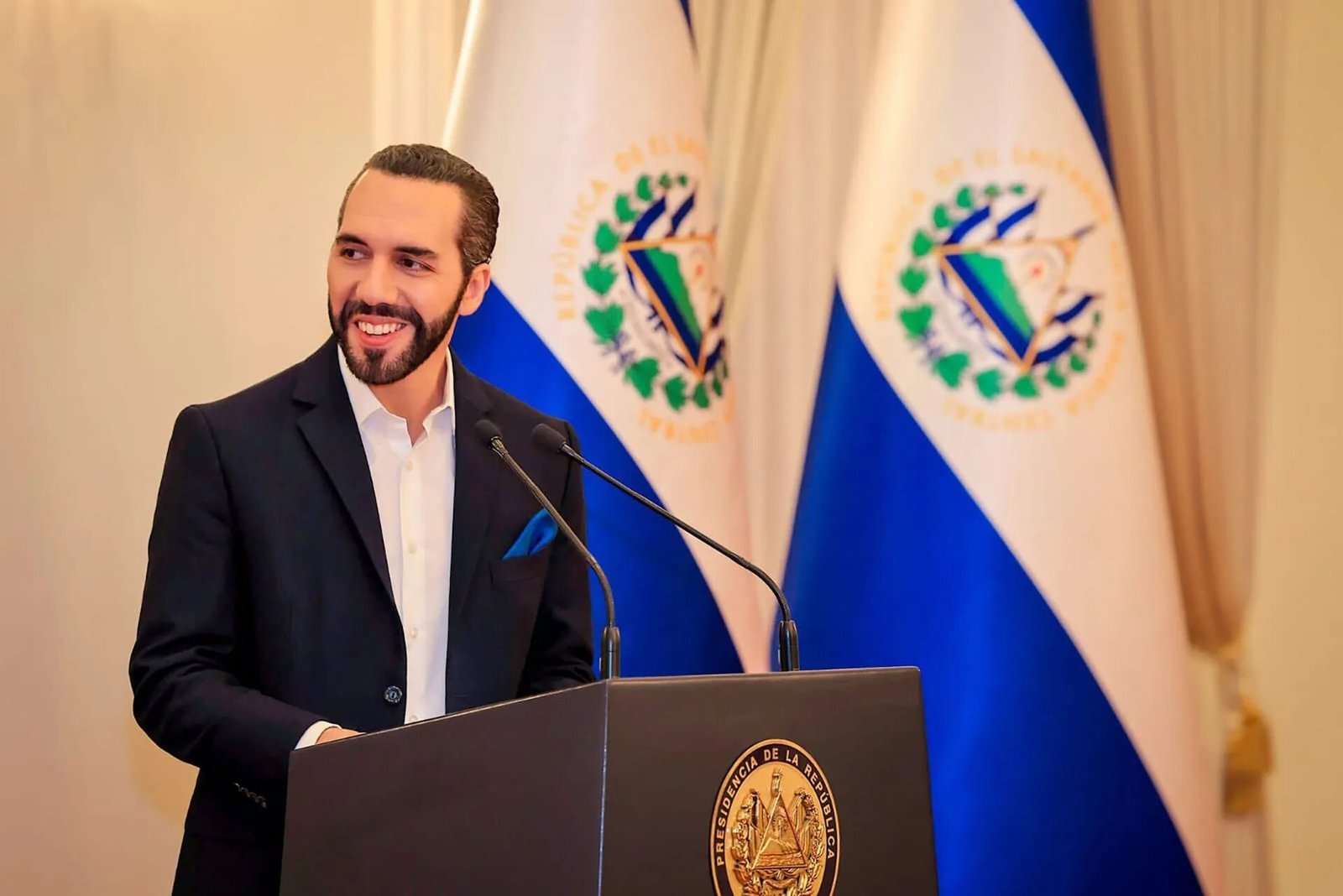 Bukele propone intercambio humanitario a Maduro: migrantes por presos políticos