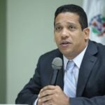 Antoliano Peralta advierte posible conflicto de intereses en doble función de Carlos Pimentel